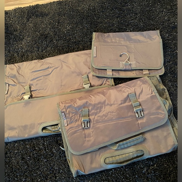 Atlantic Garment Bags (2) with matching Accessory Bag - Picture 2 of 3